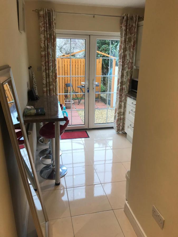 1Bedroom Self Contained Apartment Ennis Esterno foto